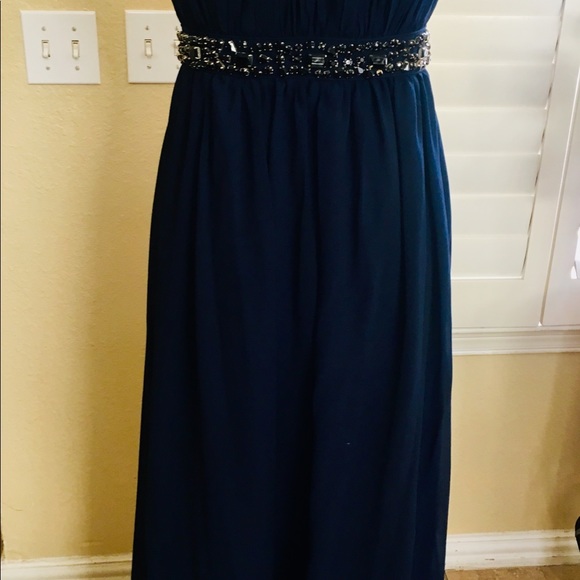 Dress - Picture 3 of 6